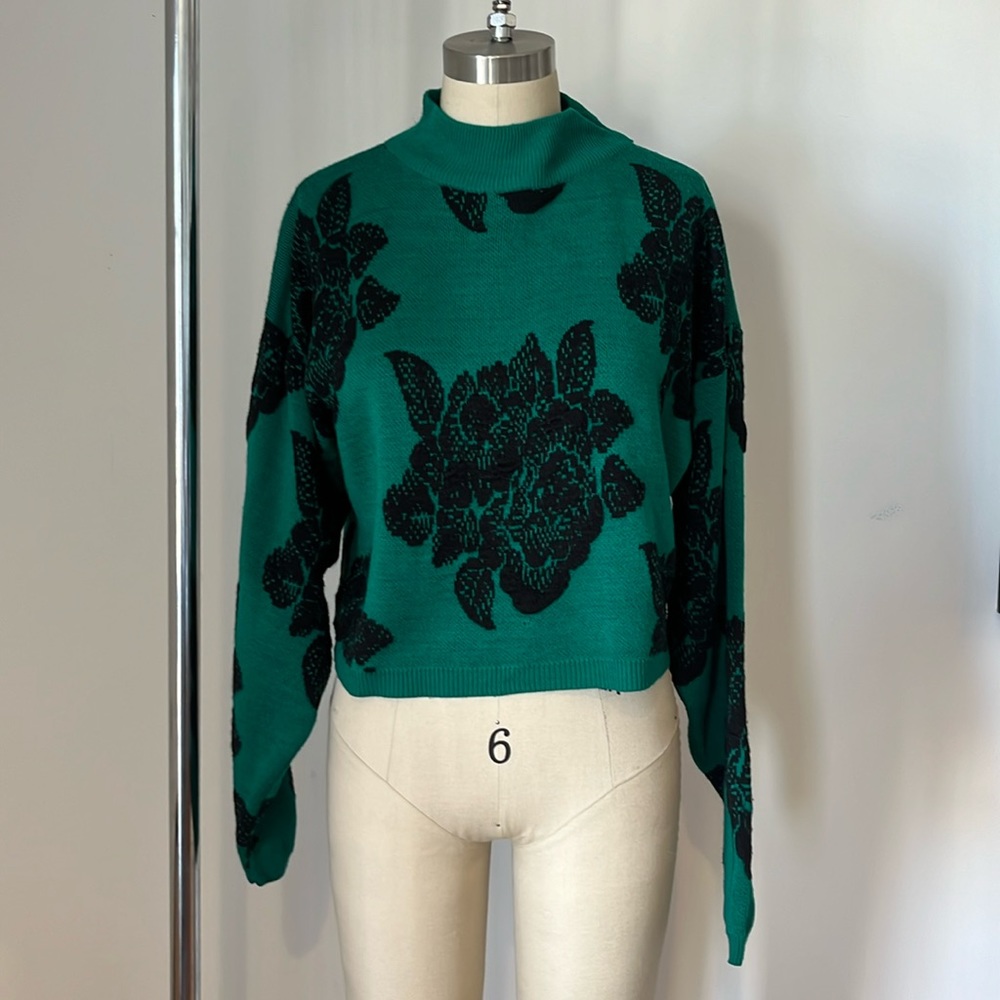 Vintage Floral Crop Sweater